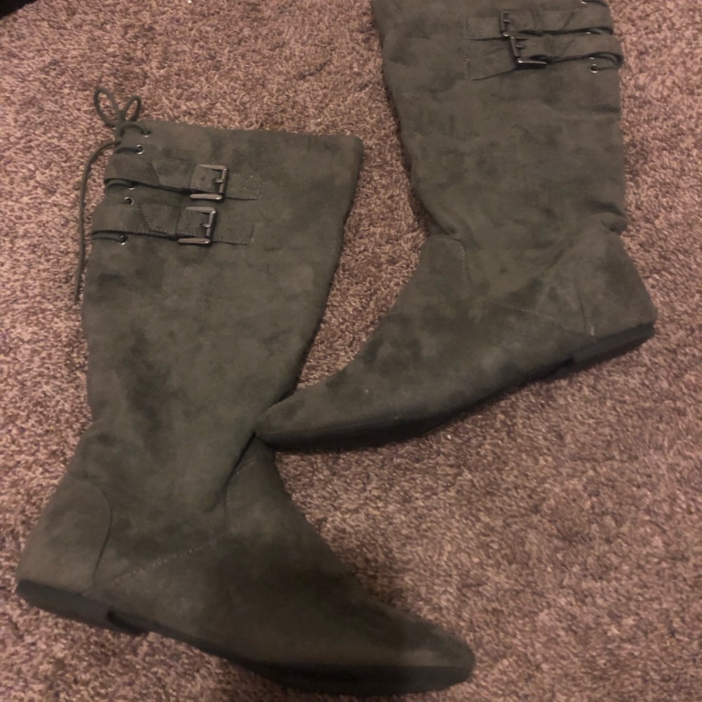 Material Girl Bonita Leather Boots Size 7 1/2